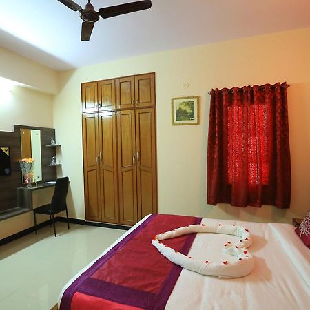 Oyo 2916 Apartment Queens Castle Bangalore Exterior foto